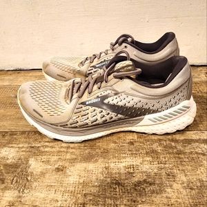 Womens Brooks